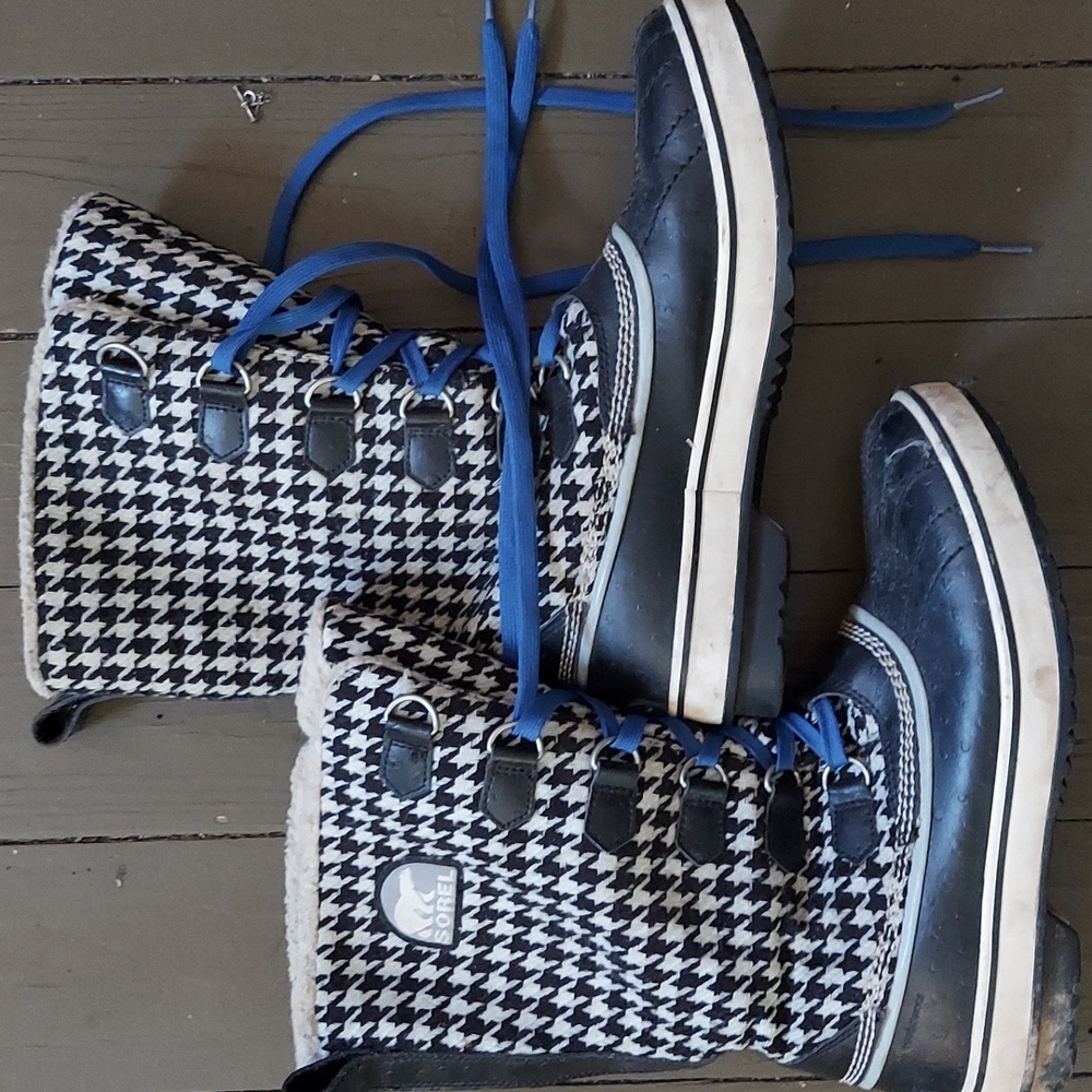 Sorel Black & White Mid-Calf Boots W 8